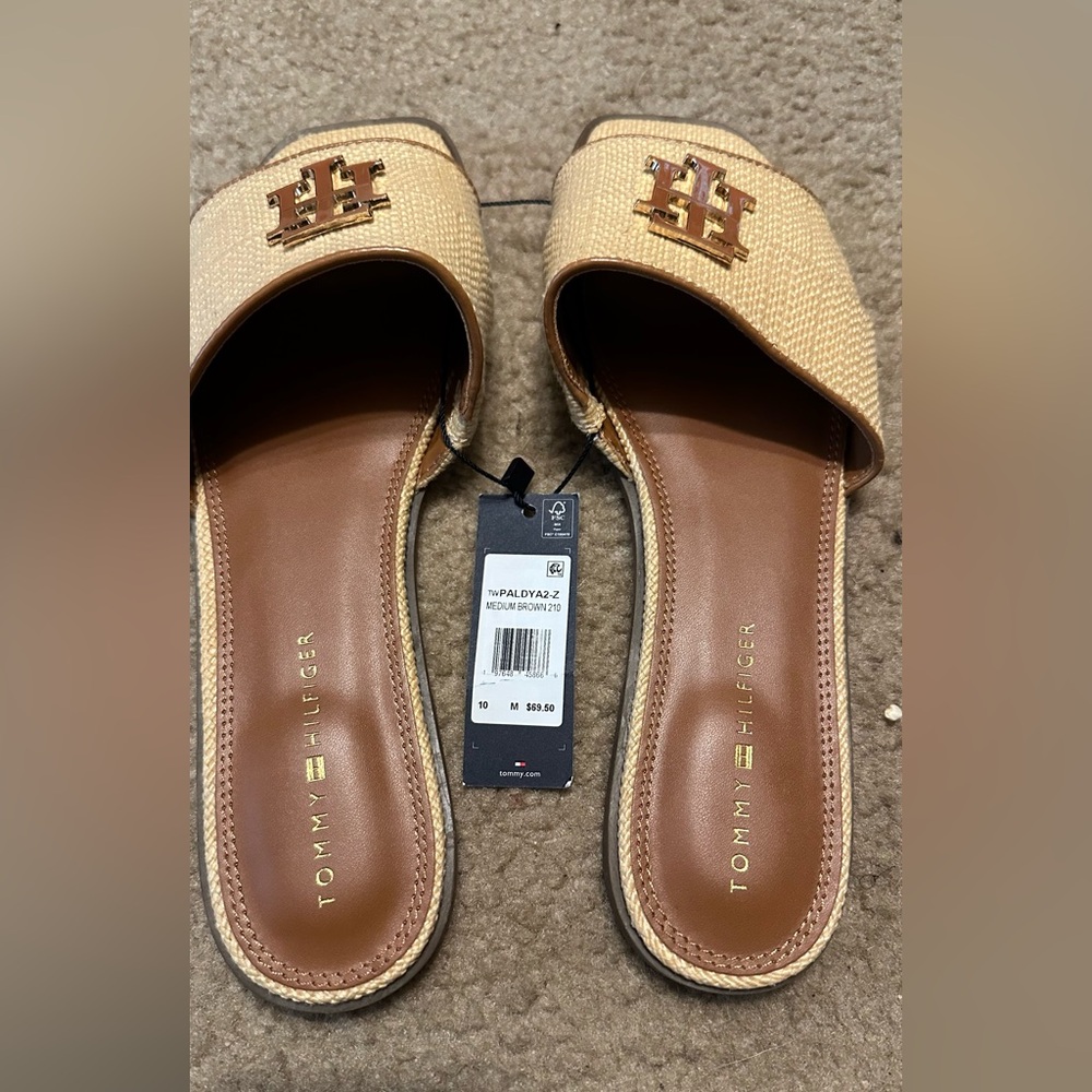 NWT never worn Tommy Hilfiger slides. These are beautiful but narrow.